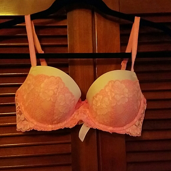 VS Pink lace padded bra