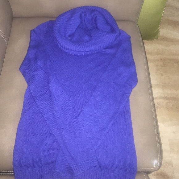 Big loose turtle neck sweater