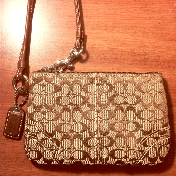 Coach wristlet LIKE NEW!