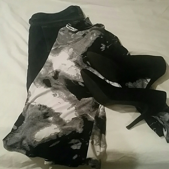 Black and white quarter sleeve shirt