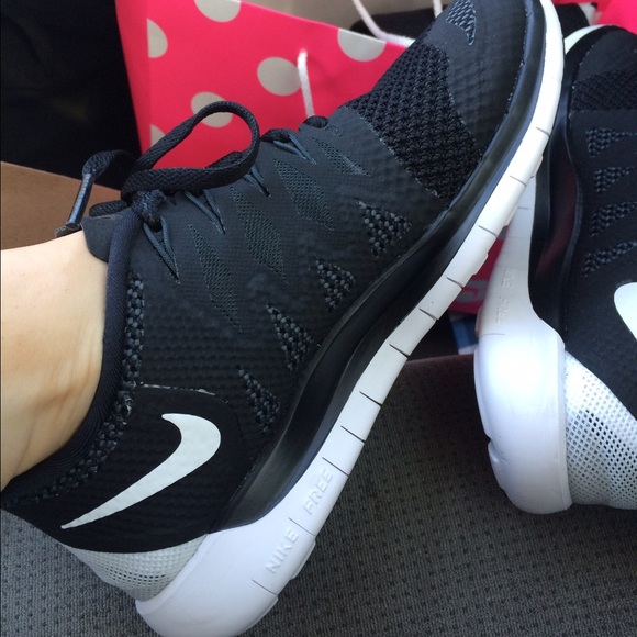 Women's Nike free runs
