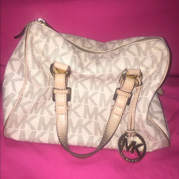 Micheal Kors Vanilla purse