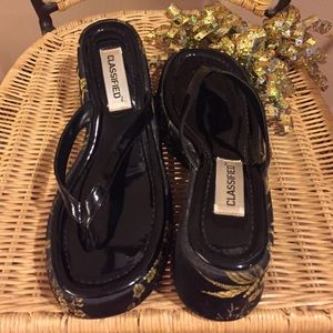 Chinese print flip flops or wedges