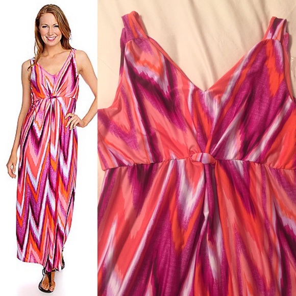 Kate & Mallory Dresses & Skirts - Knit Sleeveless Gathered Front V-Neck Maxi