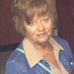 Meet your Posher, Deb