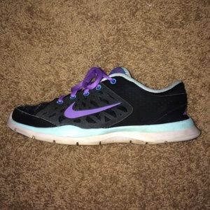 nike womens shoes for tennis