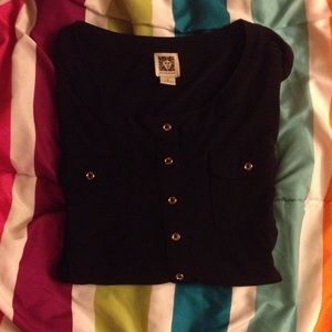 ---Black Quarter Sleeve Top---