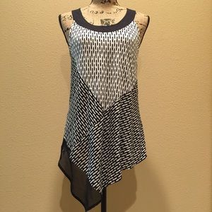 🌻DKNY TANK TOP🌻