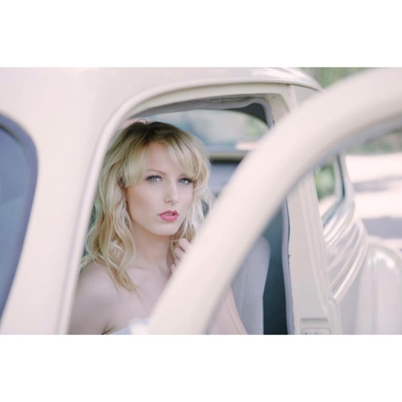 Meet your Posher, Elizabeth - Picture 2 of 8