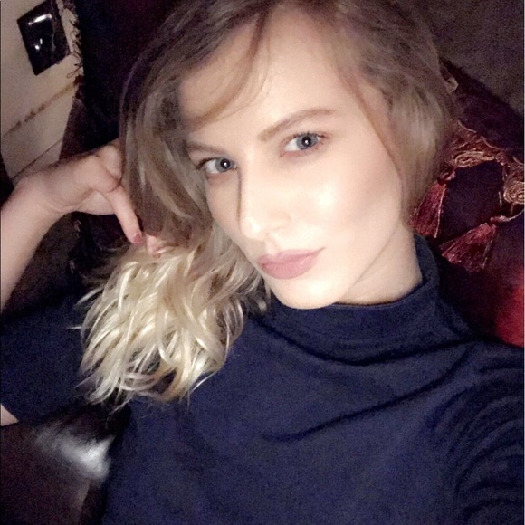 Meet your Posher, Elizabeth - Picture 5 of 8