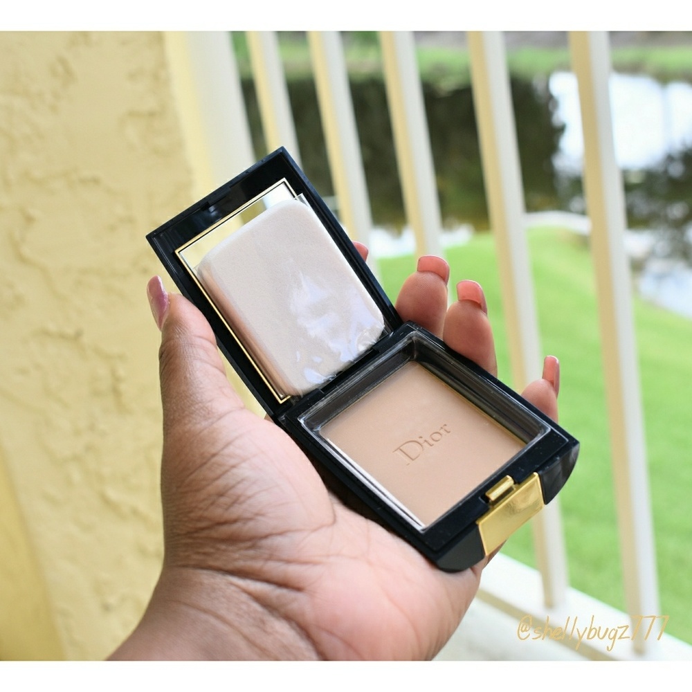 🛍FLASH SALE🛍DiorSkin Powder Compact SPF 20