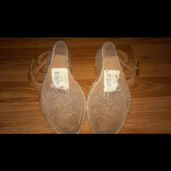 Tan wedges - Picture 2 of 3
