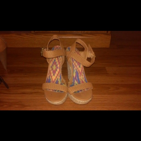 Tan wedges - Picture 3 of 3