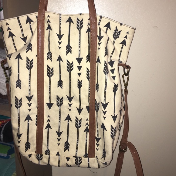 Arrow purse