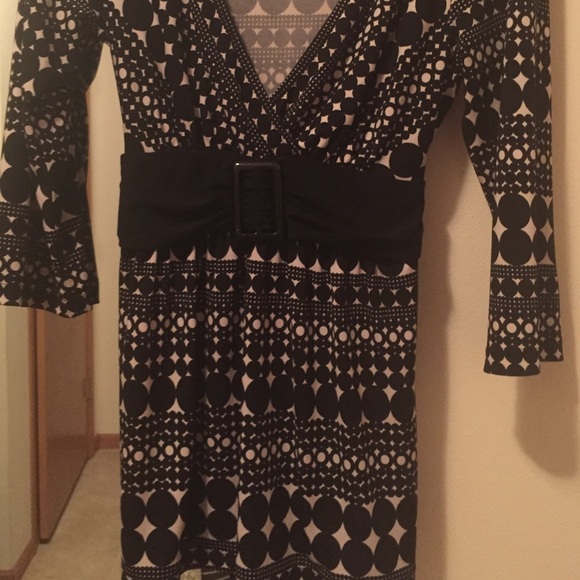 Really cute as Aztec style  top. Super slimming on - Picture 2 of 4