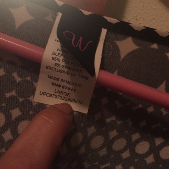 Really cute as Aztec style  top. Super slimming on - Picture 3 of 4