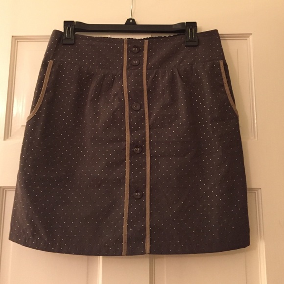 Francesca's gray skirt
