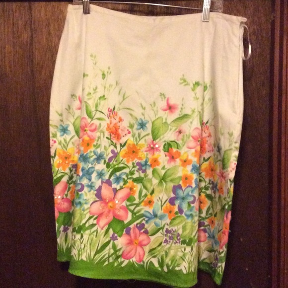 Pretty summer skirt Bamboo Traders