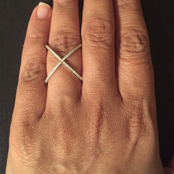 Delicate 'X' Rhinestone Ring - Picture 2 of 3