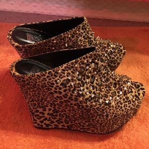 *Reposh* Rocker studded cheetah peep toe wedges