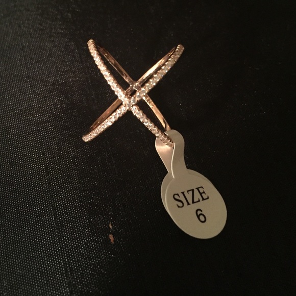 Jewelry - Delicate!! Rose Gold Toned 'X' Rhinestone Ring