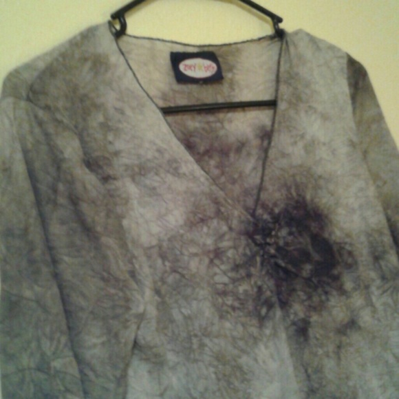 AN ECLECTIC,  SEXY BLOUSE - Picture 3 of 4