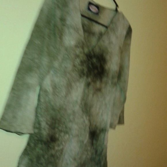 AN ECLECTIC,  SEXY BLOUSE - Picture 4 of 4