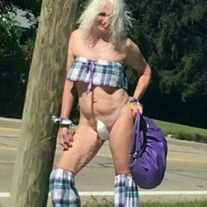 Meet your Posher, April