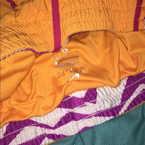 running shorts - Picture 3 of 3