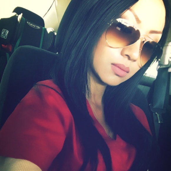 Meet your Posher, Dana