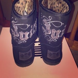 Black juicy couture boots with silver sequins