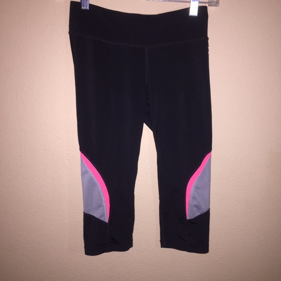Black crop leggings with pink and grey detailing