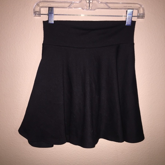 Black skater skirt