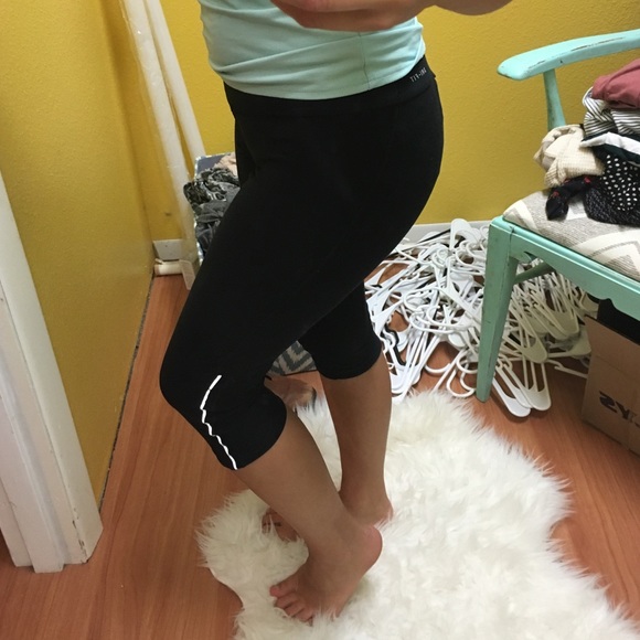 Nike dri fit capris sz medium