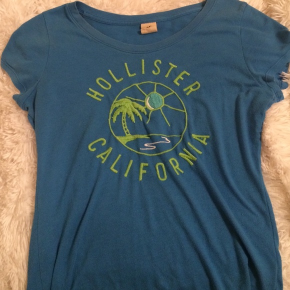 Comfy Hollister tee