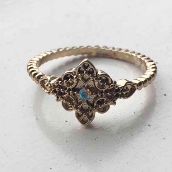 Beautiful Gold Ring Size 8