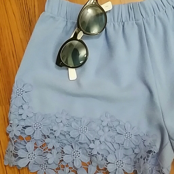 ๐HP ๐ Lace edge shorts - Picture 2 of 3