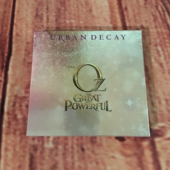 URBAN DECAY The Great and Powerful Oz palette