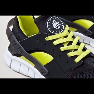 Men's Nike huaraches 1st edition US size 9