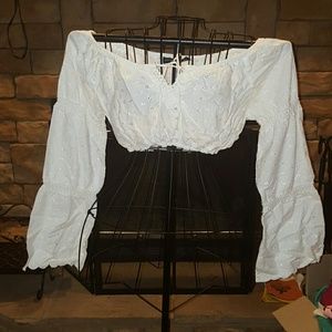 Nwot White lace crop top w fare sleeve medium