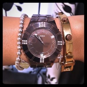 SOLD.. Guess watch 👀 Great low price.