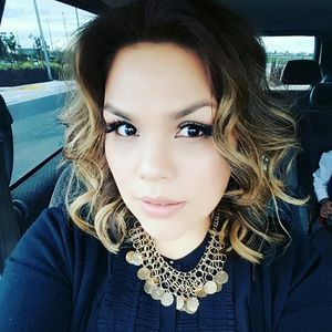 Meet your Posher, Eva