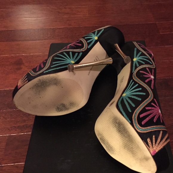 INC Marissa pumps/heels - Picture 3 of 4