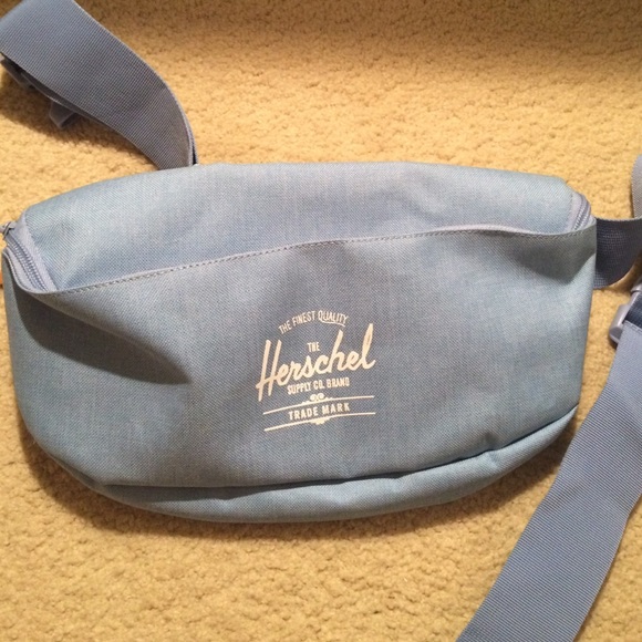 Herschel 16 inch hip pack