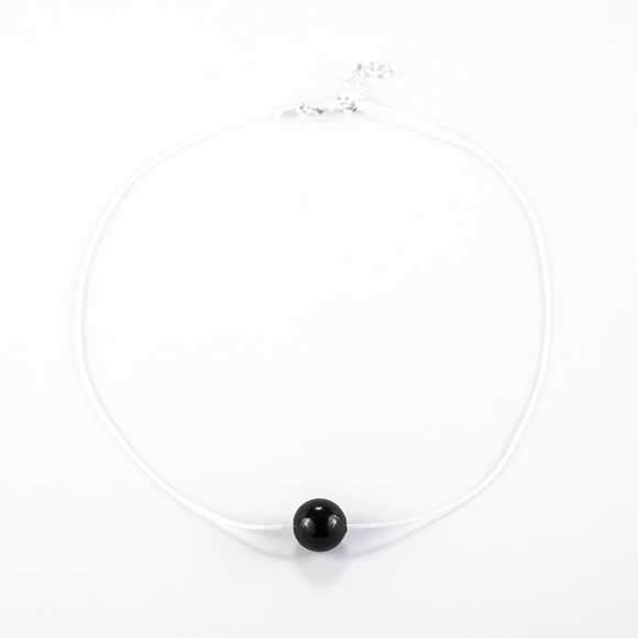 white silk choker - Picture 4 of 4