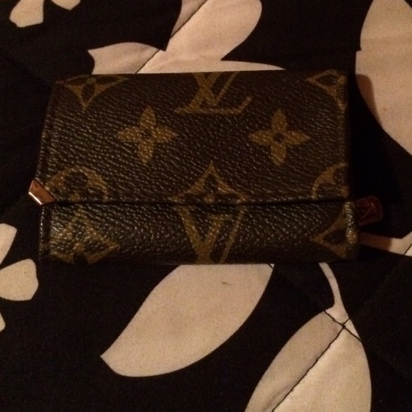 Vintage Louis Vuitton key ring holder