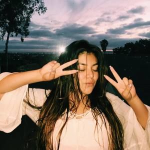 Meet your Posher, Nayeli