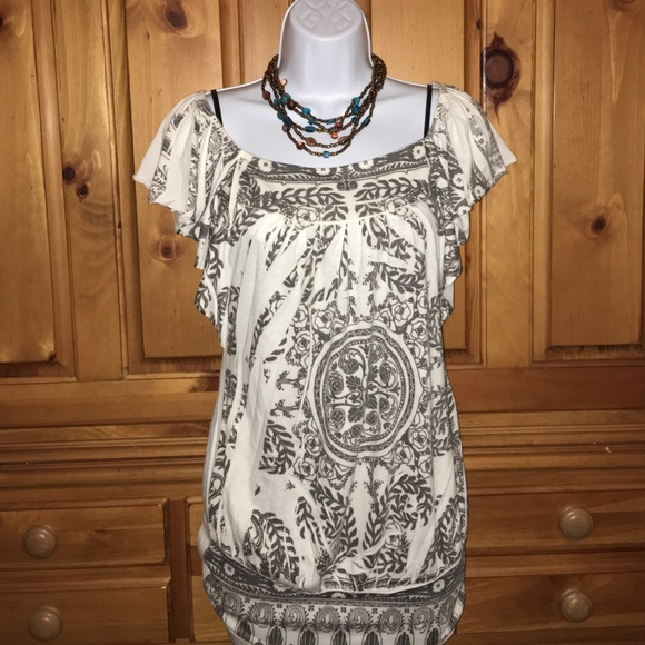 Cute Maternity top 💕 - Picture 1 of 4