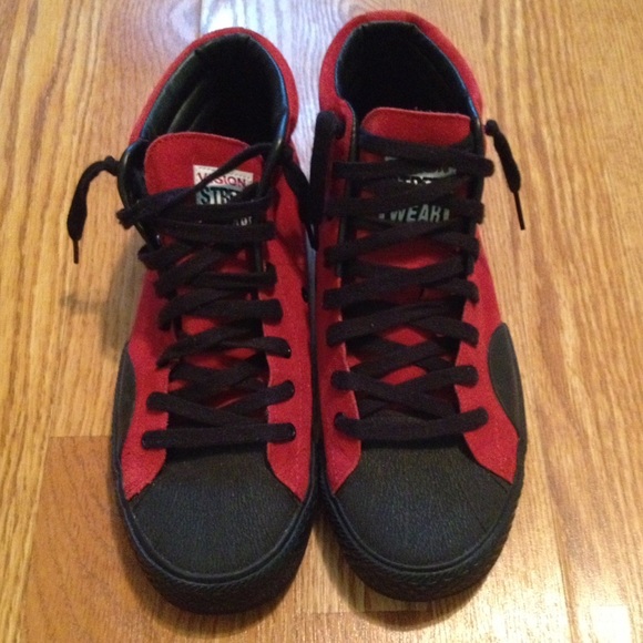 Black/Red Sneakers Men's Size 9.5 Women's Size 11