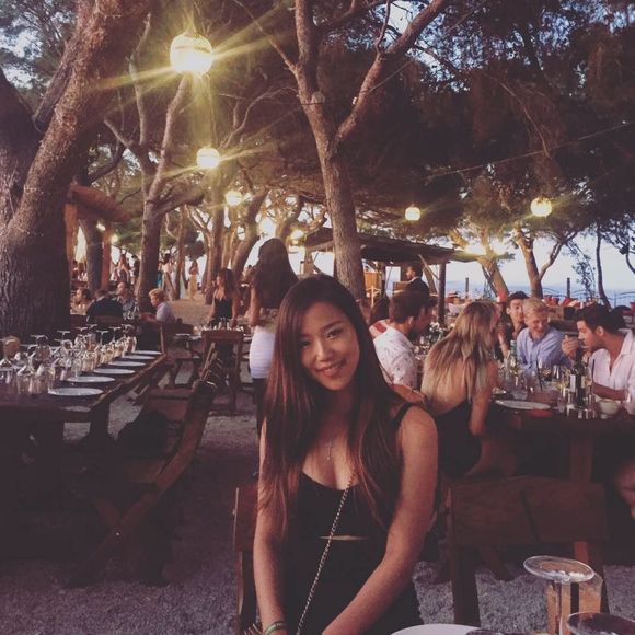 Meet your Posher, Yizi